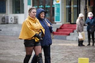 俄罗斯大妈爆料新闻事件,揭秘新闻背后的惊人真相  第1张