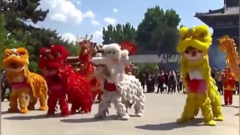 舞狮子表演视频爆料,揭秘传统表演背后的精彩瞬间 第3张 舞狮子表演视频爆料,揭秘传统表演背后的精彩瞬间 第3张